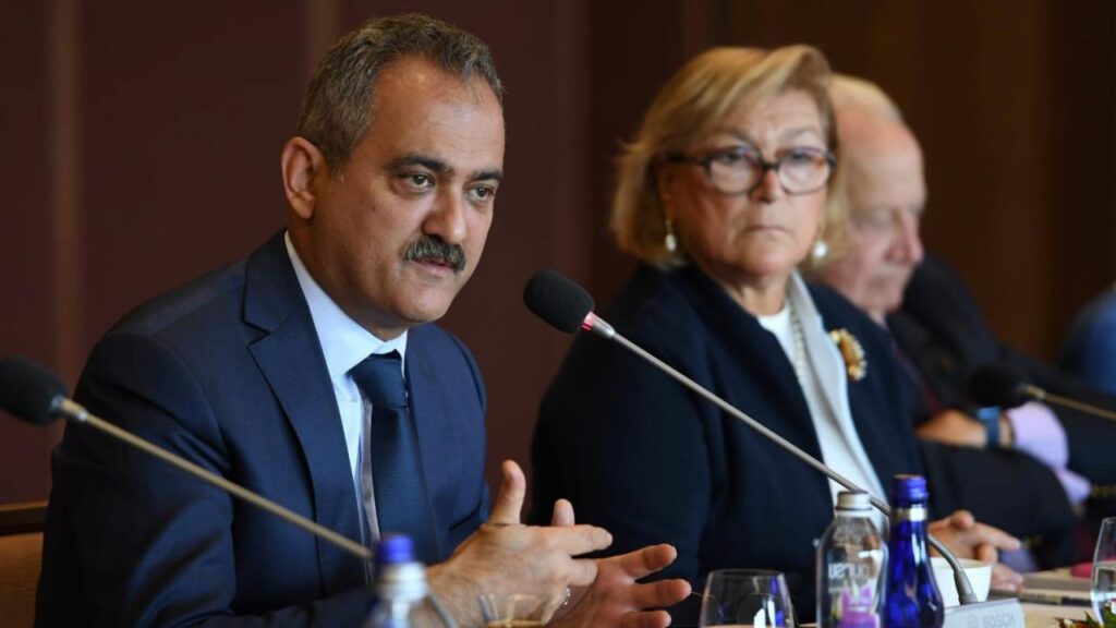 Bakan Özer, Eğitim Reformu Girişimi yöneticileriyle bir araya geldi | GÜNDEM SİVAS