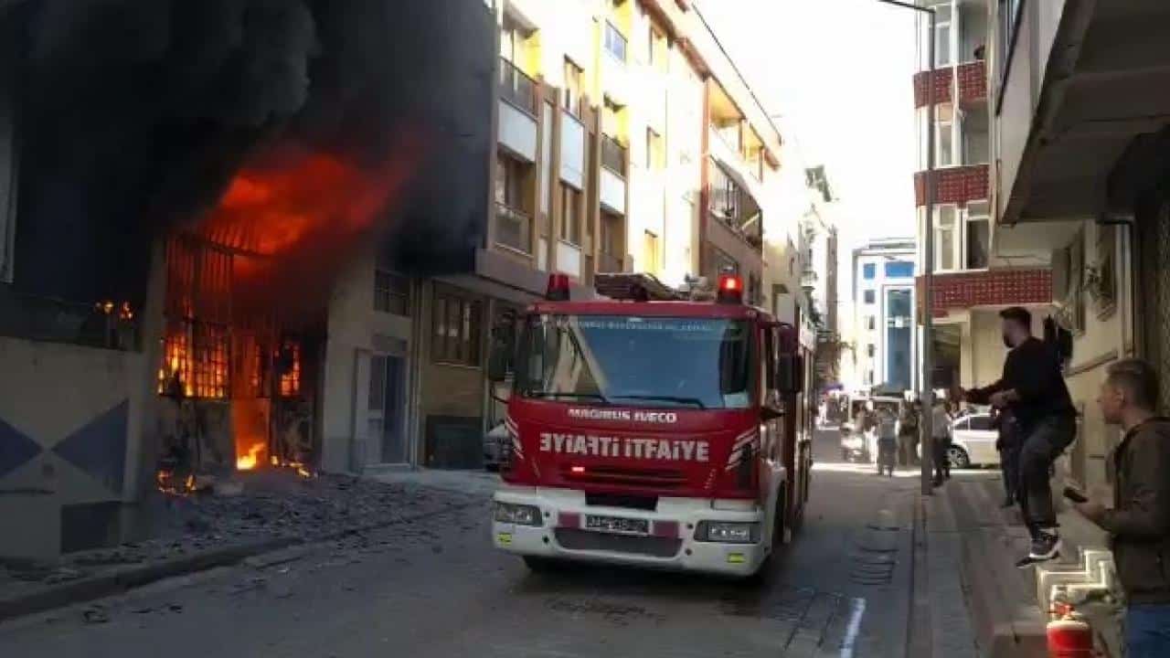 sultangazide isyerinde yangin alevler yukseldi gundem sivas uvLEreiH | Gündem Sivas™ | Sivas Haberleri