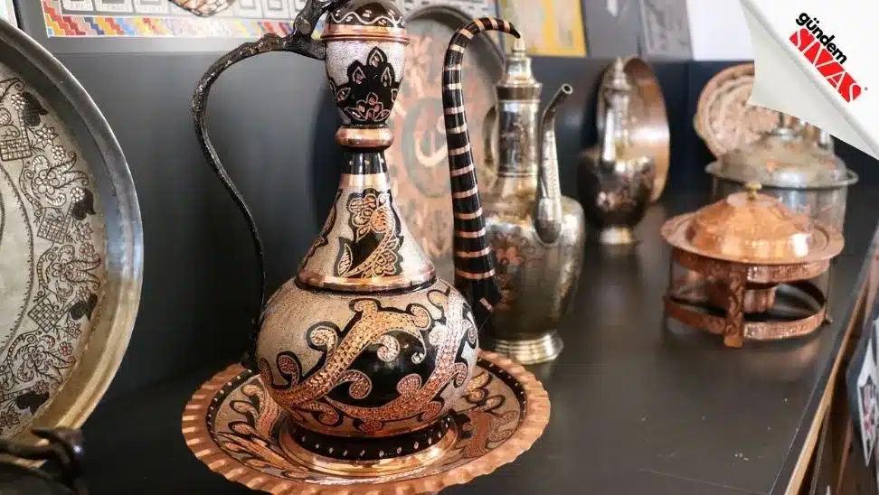 Eski Bakırlar Sanat Eserine Dönüşüyor