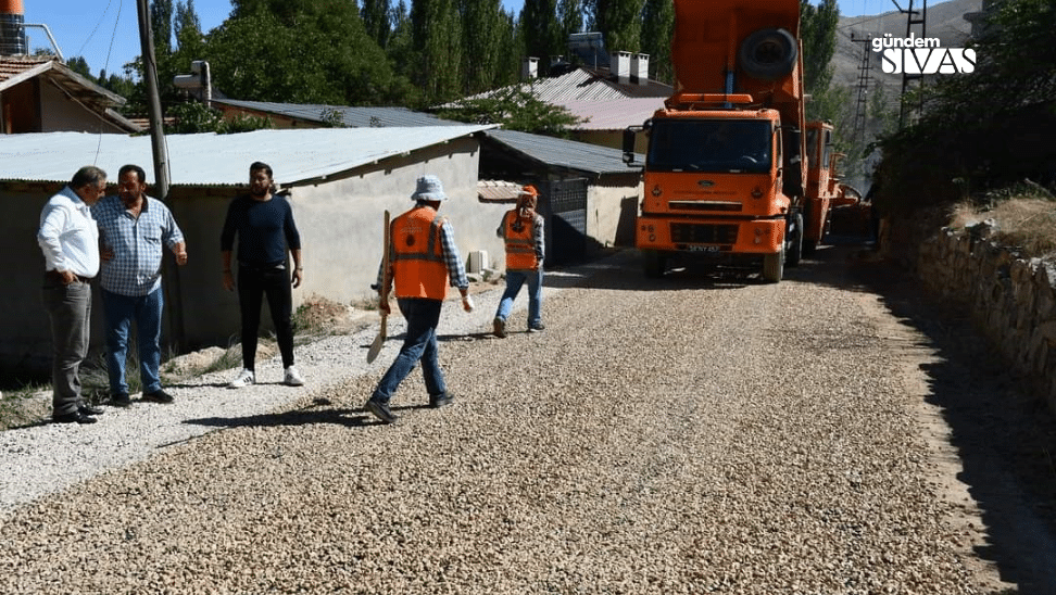 12 Kilometrelik Yolun Bakımına Başladı