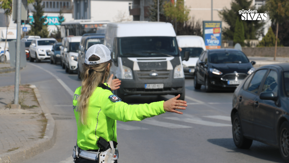 Kadin Trafik Polislerine Anlamli Tesekkur3 | Gündem Sivas™ | Sivas Haberleri