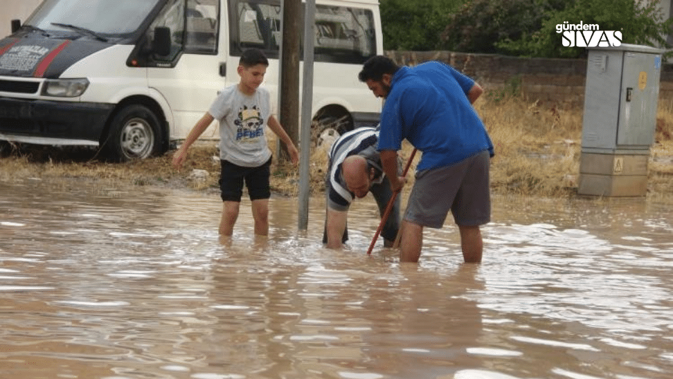 Sivas’ta Evler Sular Altında Kaldı