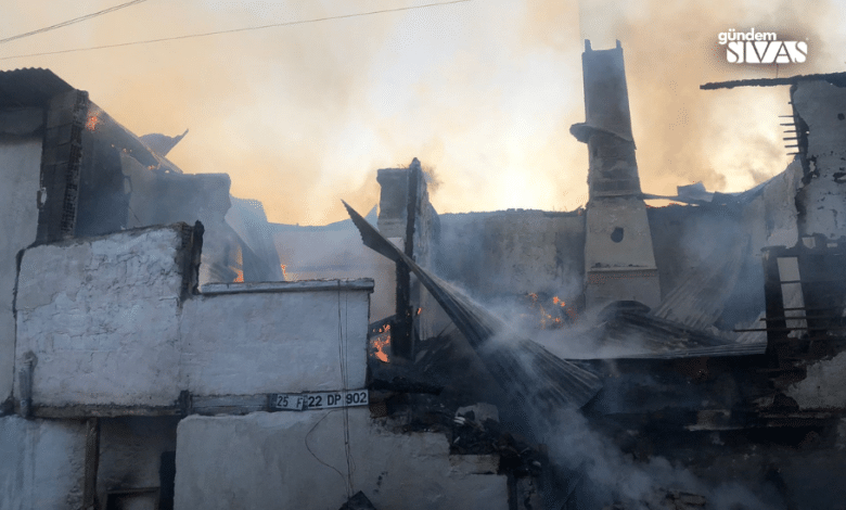 Sivas'ta Korkutucu Yangın
