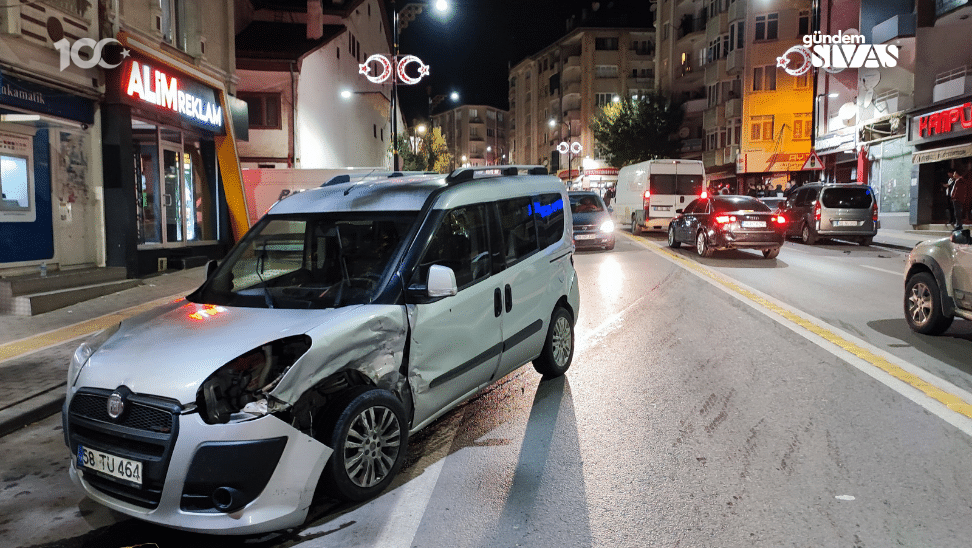 Sivasta Zincirleme Trafik Kazasi 2 | Gündem Sivas™ | Sivas Haberleri