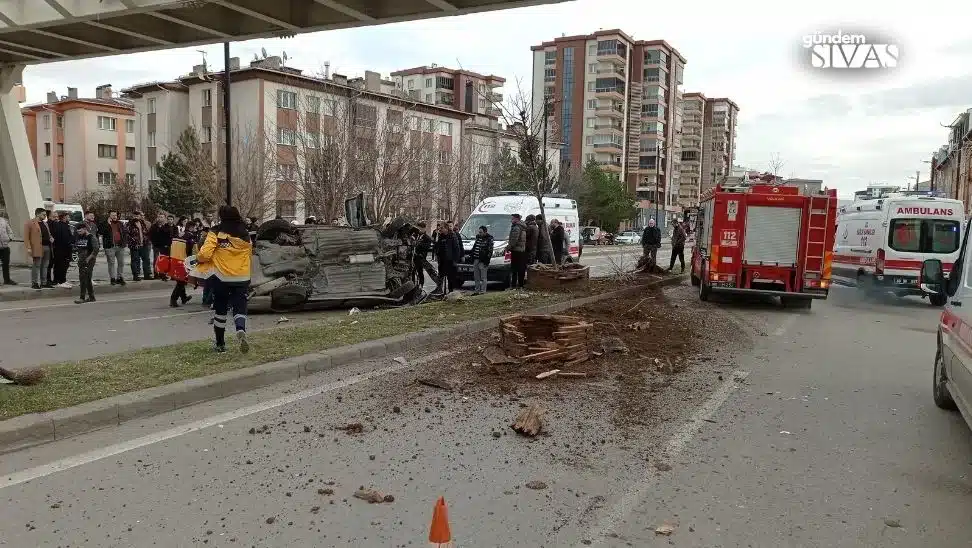 Kaza Yapip Takla Atti 3 Kisi Yaralandi 3 jpg | Gündem Sivas™ | Sivas Haberleri