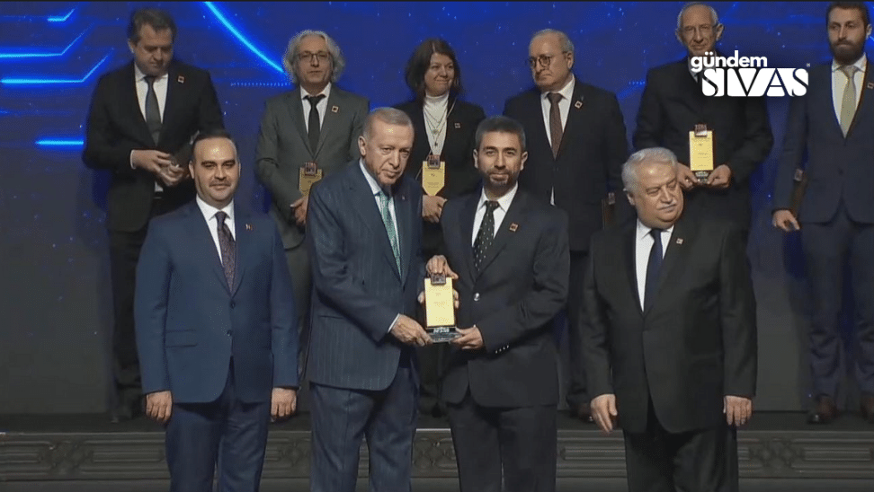 Erdoğan’dan SCÜ Akademisyenine Ödül