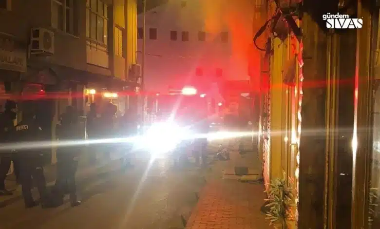 Sivas Hikmet Işık Caddesi'nde Yangın