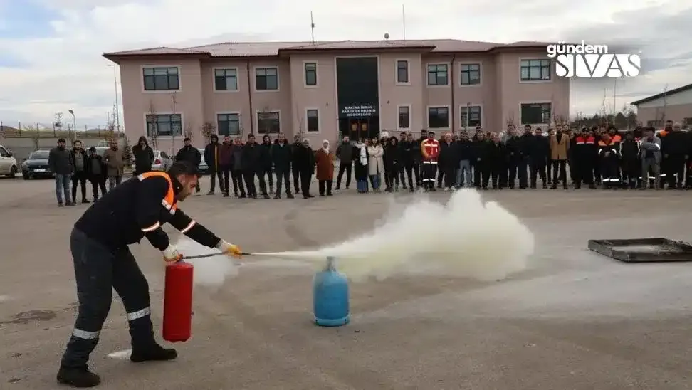 Sivas İl Özel İdaresi Personeli Yangın Tatbikatında