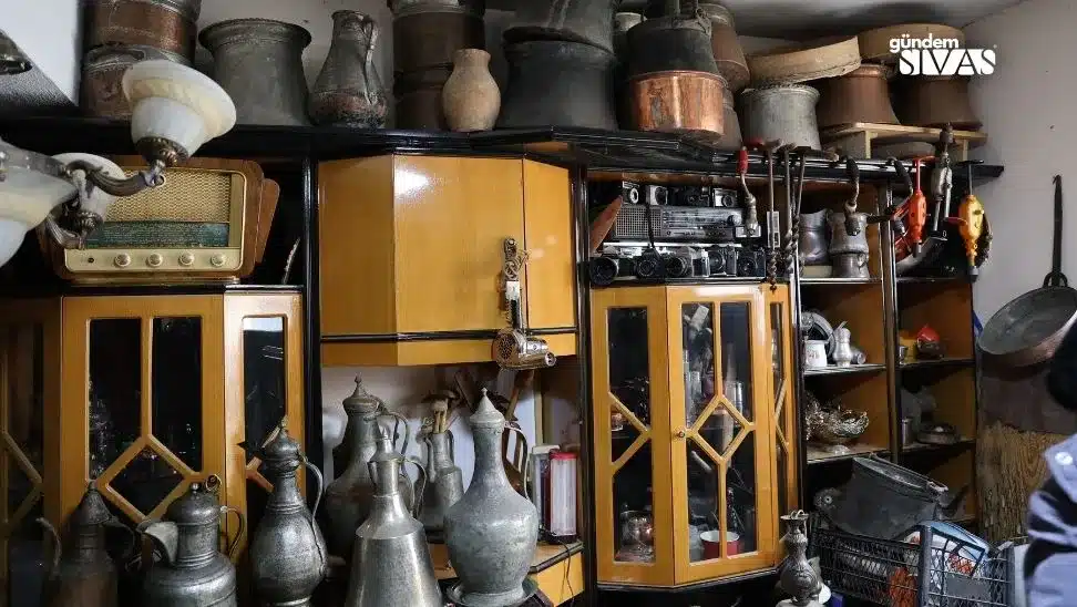 Sivasli Eskici Antikalarla Muze Olusturdu 2 jpg | Gündem Sivas™ | Sivas Haberleri