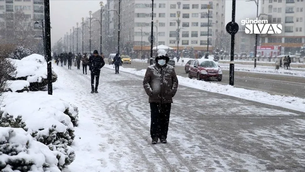 Sivas’ta Kar Engeli: 22 Köy Yolu Kapandı!