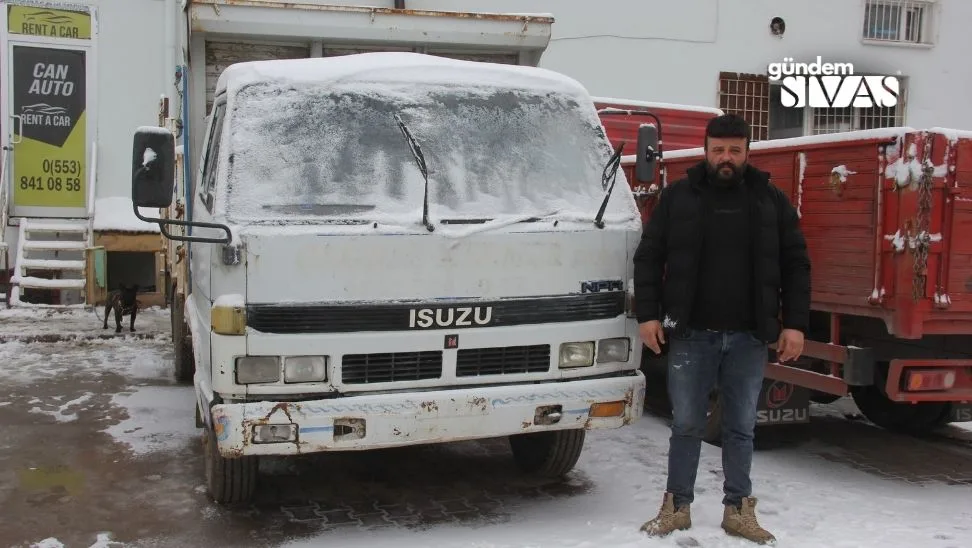 Soguk havaya karsi aracini piknik tupuyle isitiyor 2 jpg | Gündem Sivas™ | Sivas Haberleri