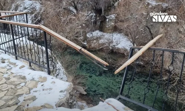 Binlerce Yıllık Kanyona Kaya Parçaları Düştü