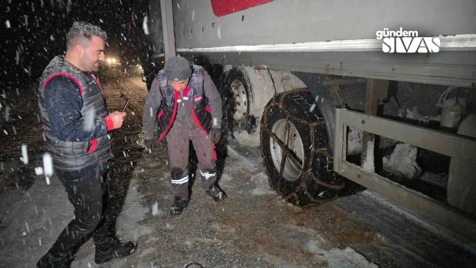 Camlibel Gecidinde Suruculer Zorlandi 2 jpg | Gündem Sivas™ | Sivas Haberleri