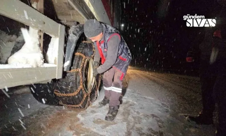 Çamlıbel Geçidi'nde Sürücüler Zorlandı