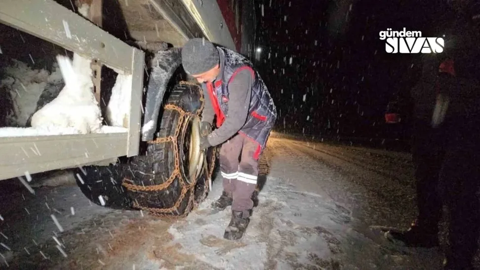 Çamlıbel Geçidi’nde Sürücüler Zorlandı