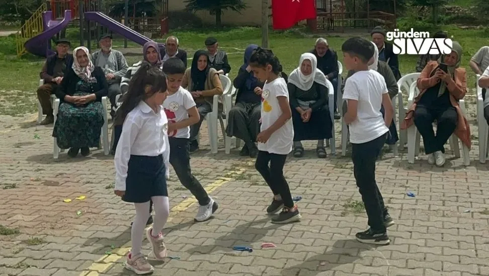 Sivas’ta 4 Öğrenci 23 Nisan’ı Kutladı!