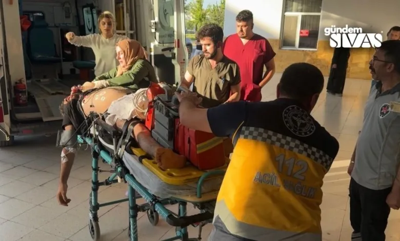 Sivas’ta bir tarım işçisi arazide çalıştığı esnada üzerine yıldırım düştü. Ağır yaralanan tarım işçisi ambulansla hastaneye kaldırıldı.