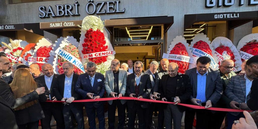 Sabri Özel & Gıotellı ,Rize’de açıldı