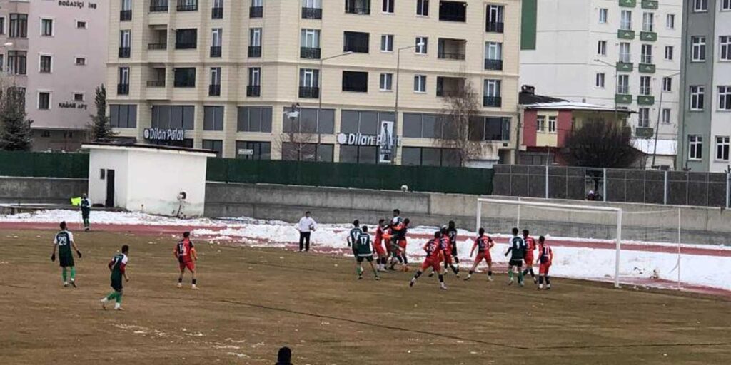 Kars 36 Spor kendi evinde 3 puanı kaptırdı