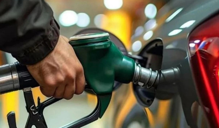 Akaryakıt fiyatlarında yeni düzenleme: benzine indirim