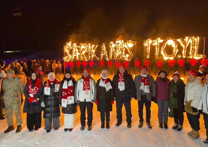 Sarıkamış Şehitleri anısına meşaleli kayak gösterisi düzenlendi – Birlik Haber Ajansı