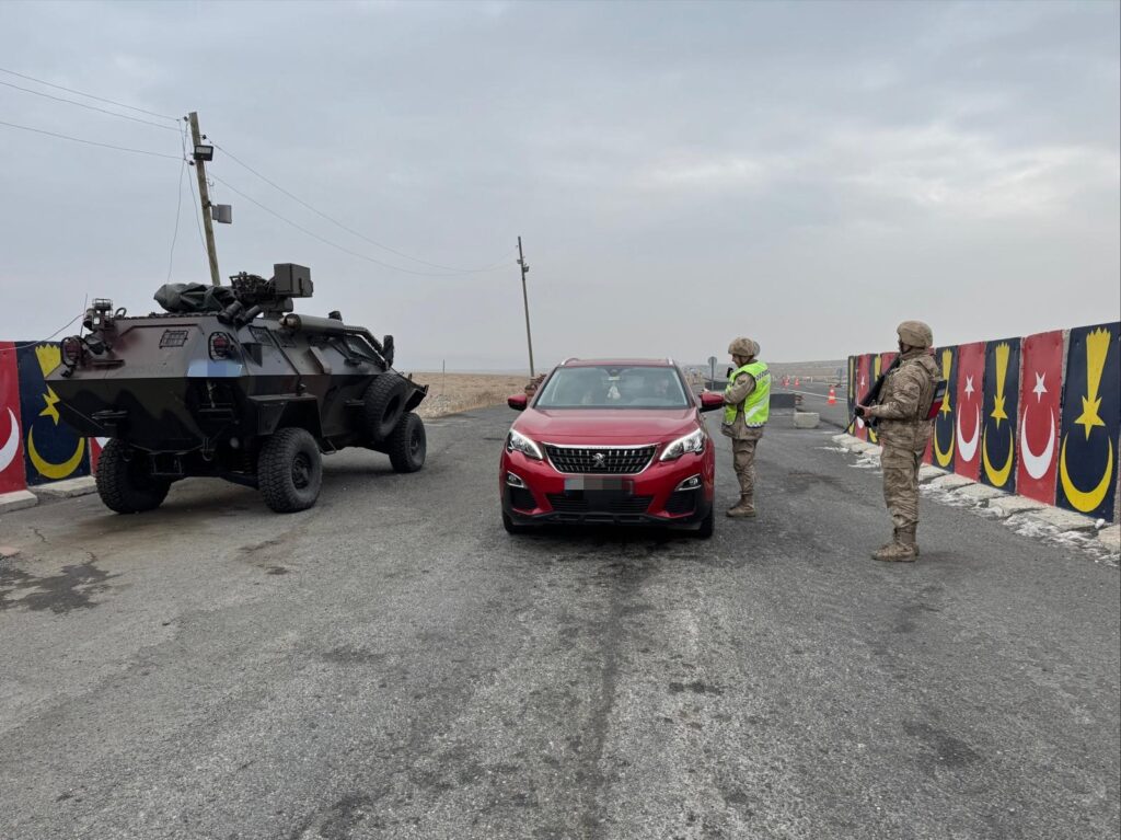 Kars’ta yol uygulamaları gerçekleştirildi – Birlik Haber Ajansı