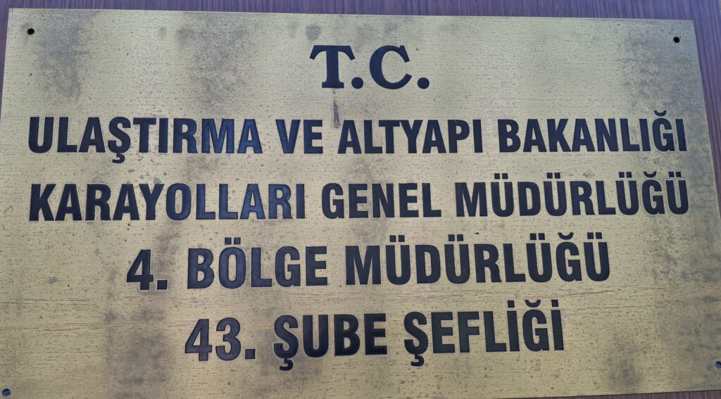 Karayolları 43. Şube Şefliği’nden D 140 nolu karayolunda yenileme çalışması – Birlik Haber Ajansı