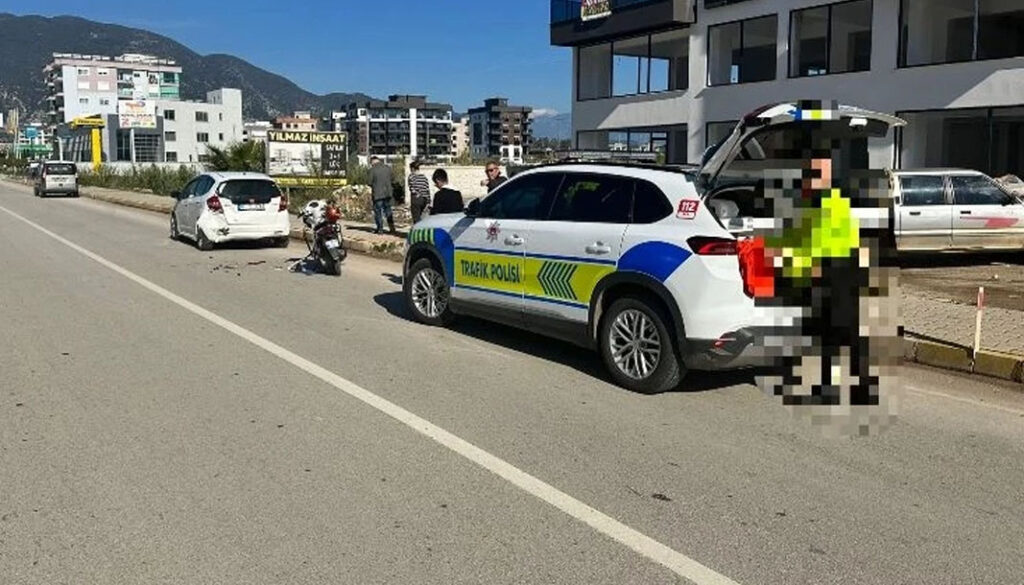 Antalya’nın Finike ilçesinde maddi hasarlı trafik kazası – Birlik Haber Ajansı