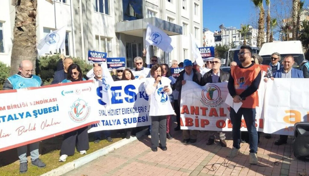 Antalya’da aile hekimlerinden yeni yönetmelik protestosu: Talepler karşılanmazsa eylemler sürecek – Birlik Haber Ajansı