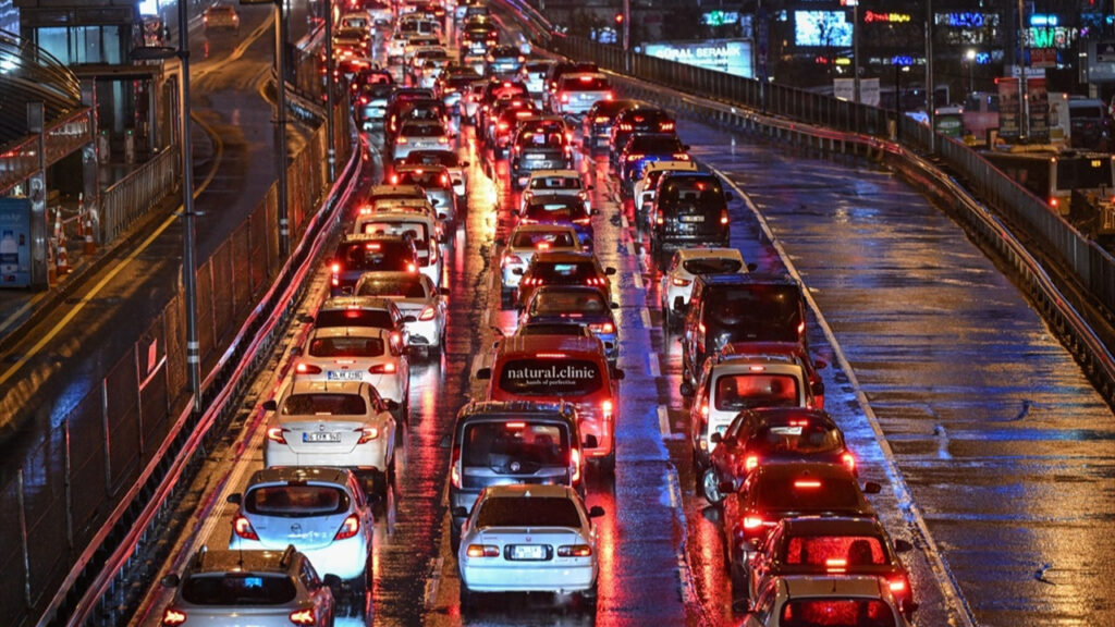 İstanbul’un trafik krizi hava kalitesini tehdit ediyor! – Birlik Haber Ajansı