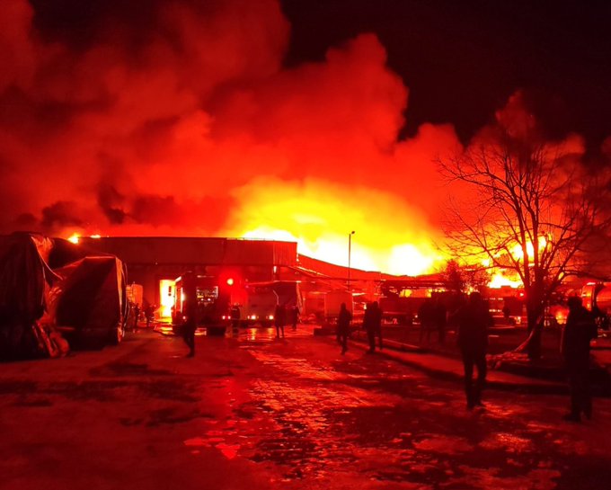 Afyonkarahisar’da fabrika yangını söndürme çalışmaları sürüyor – Birlik Haber Ajansı