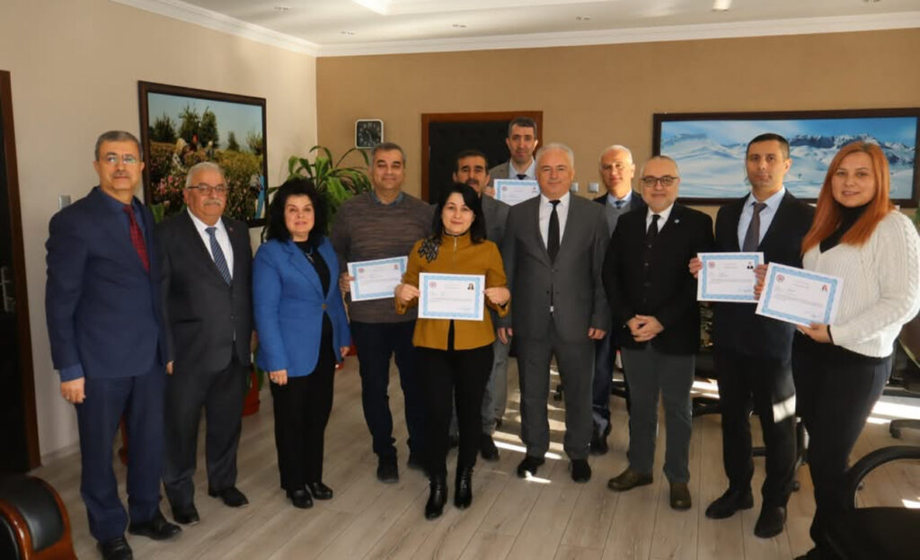 Isparta İl Özel İdaresi’nde başarılı personellere ödül – Birlik Haber Ajansı